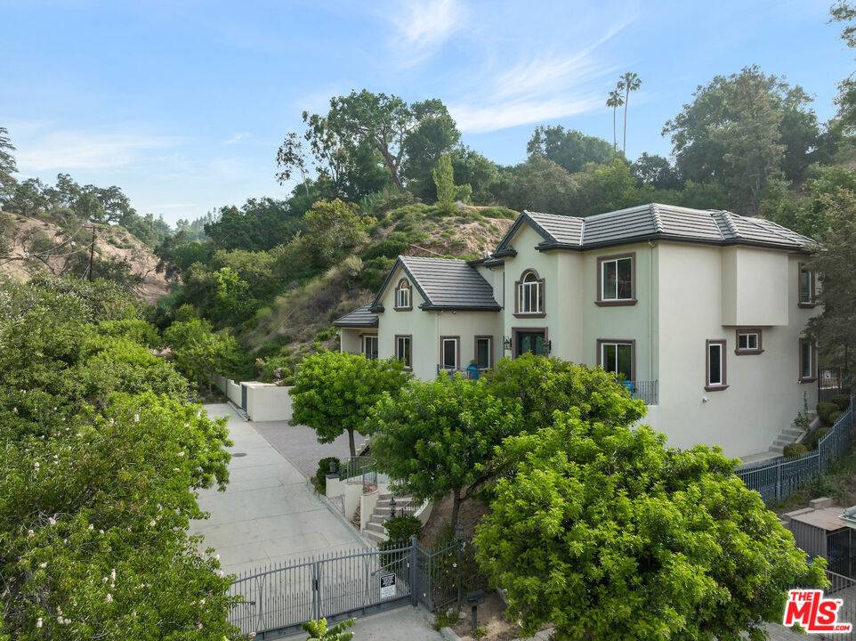 3263 New York DR, Pasadena, CA 91107