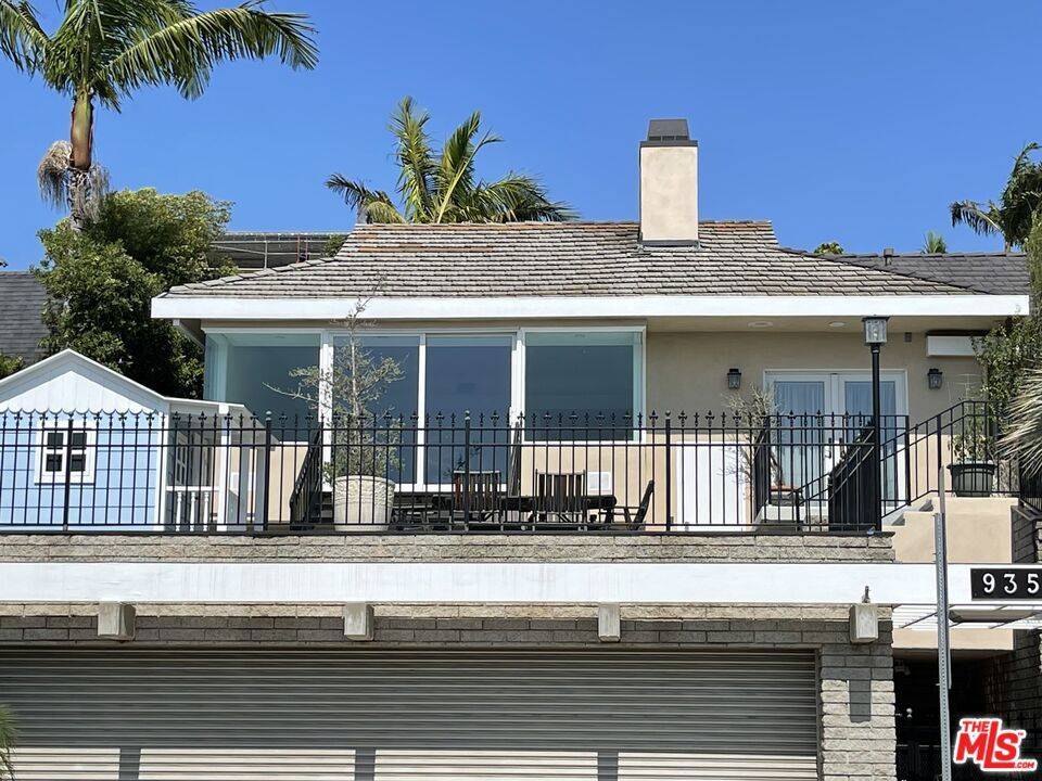 935 Berkeley ST, Santa Monica, CA 90403