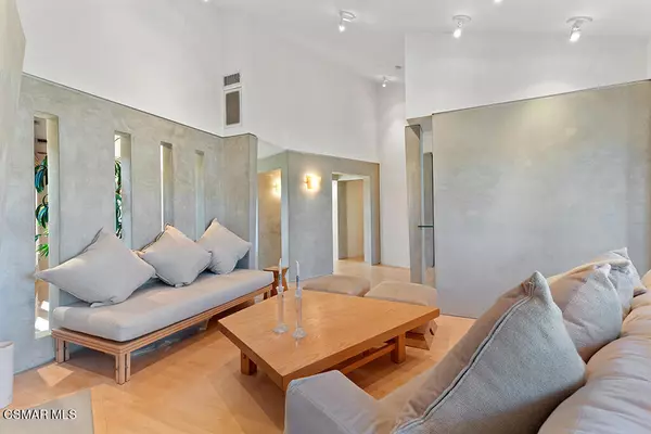 Westlake Village, CA 91361,2172 Hillsbury RD