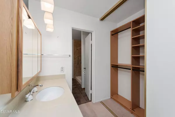 Oxnard, CA 93036,246 W Vineyard AVE #2