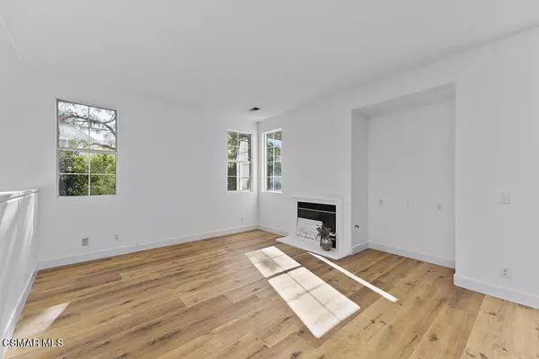 Thousand Oaks, CA 91362,3127 La Casa CT