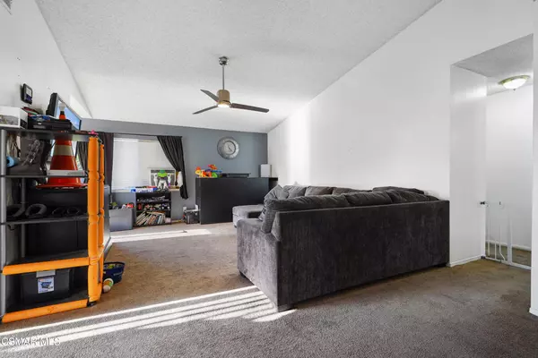 Thousand Oaks, CA 91320,3943 Greenwood ST