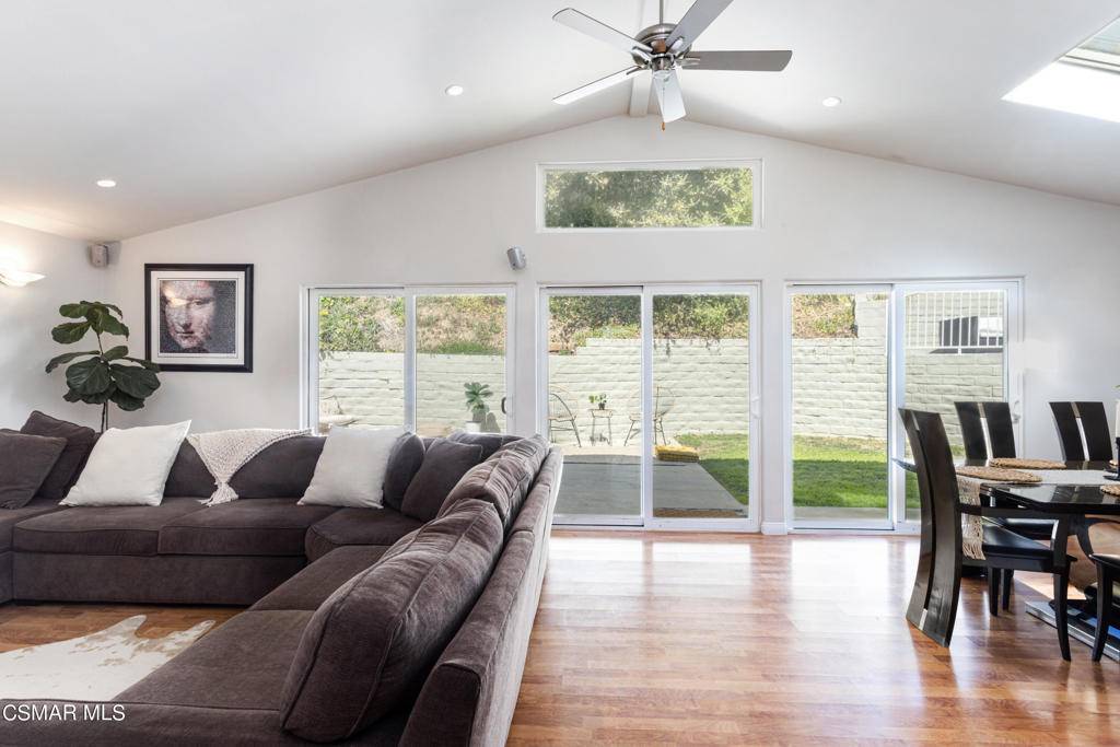 Agoura Hills, CA 91301,5858 Dovetail DR