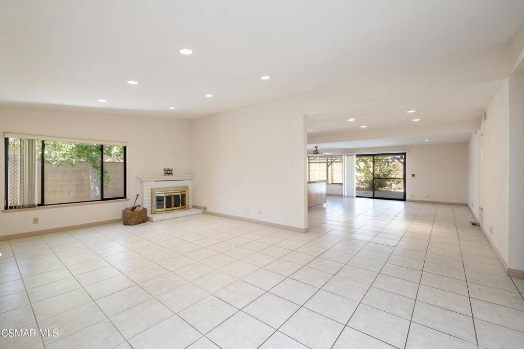 Simi Valley, CA 93063,2202 Malton AVE