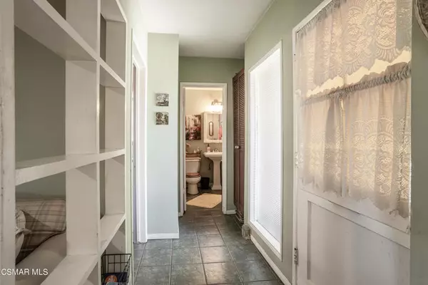 Winnetka, CA 91306,20437 Hartland ST