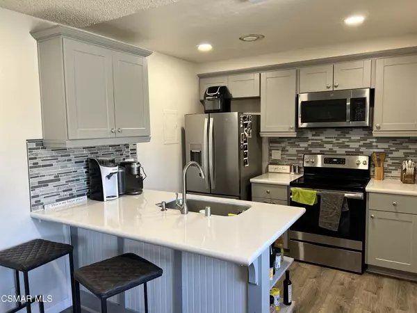 744 W Hemlock ST, Port Hueneme, CA 93041
