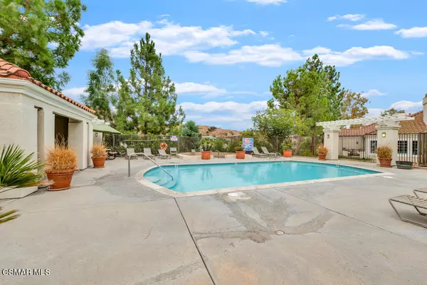 Calabasas, CA 91301,4240 Lost Hills RD #3303