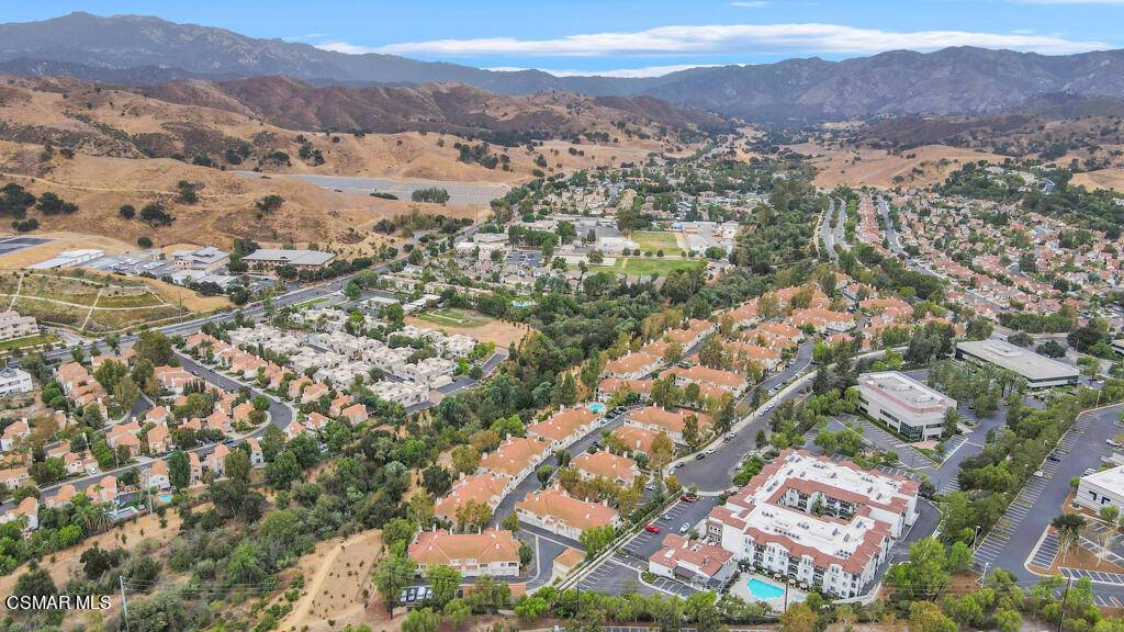 Calabasas, CA 91301,4240 Lost Hills RD #3303