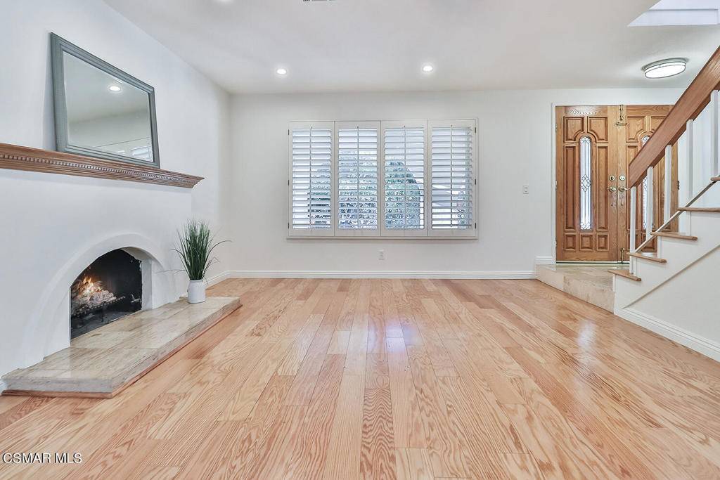Agoura Hills, CA 91301,30408 Rainbow View DR