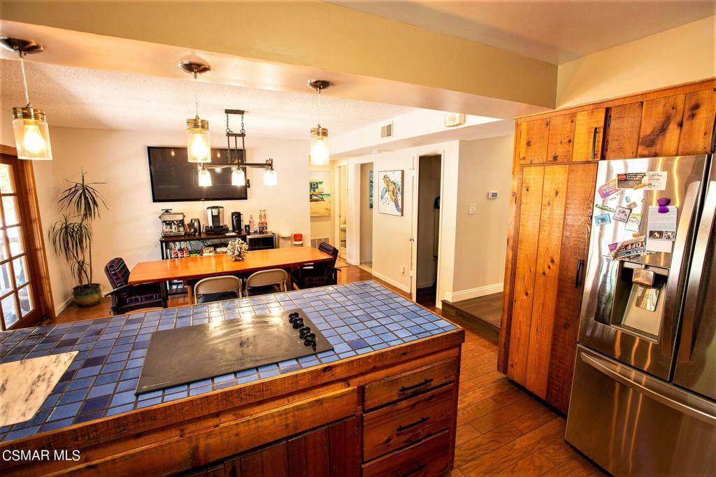 Calabasas, CA 91301,5001 Ludgate DR