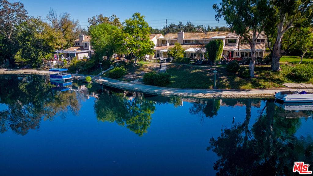 23140 Park Sorrento, Calabasas, CA 91302