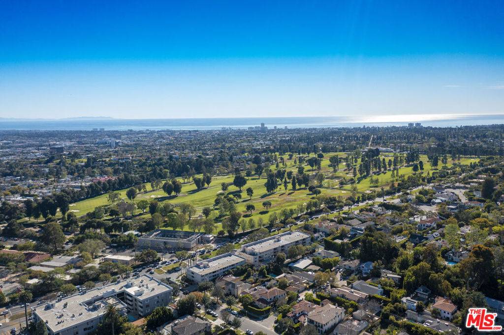 Los Angeles, CA 90049,12221 San Vicente BLVD