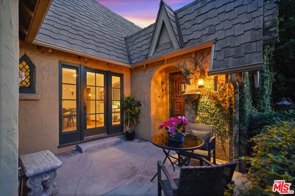 Glendale, CA 91207,1212 N Cedar ST