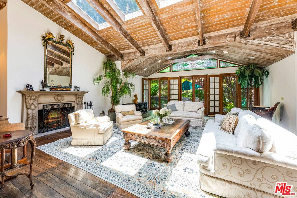 1627 San Ysidro DR, Beverly Hills, CA 90210