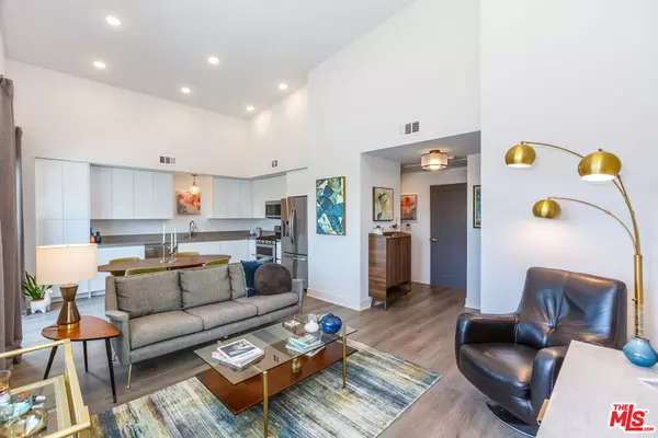 Glendale, CA 91205,518 E Windsor RD #409