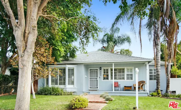 6600 De Celis PL, Lake Balboa, CA 91406