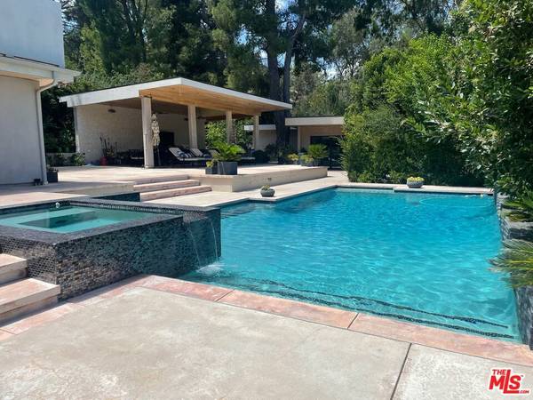 4731 Caritina DR, Tarzana, CA 91356