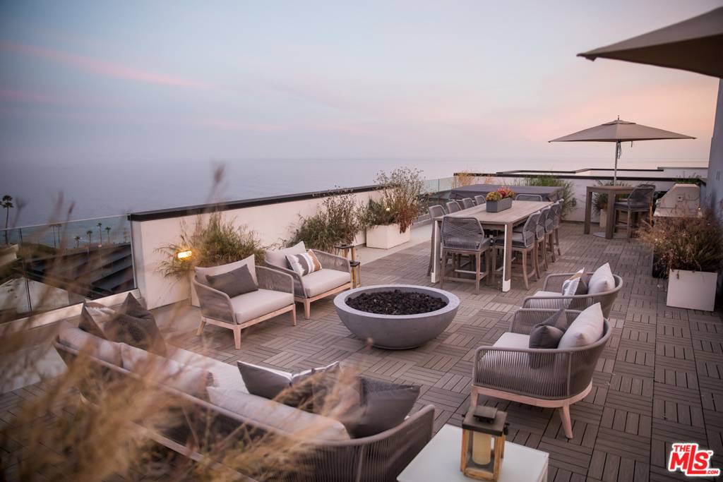 Pacific Palisades, CA 90272,17328 TRAMONTO DR #207