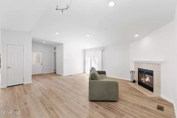 Westlake Village, CA 91361,21 Sherwood DR