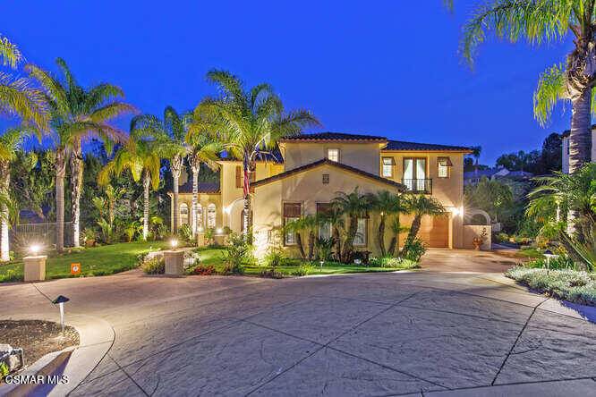 2466 Avenida De La Rosa, Camarillo, CA 93012