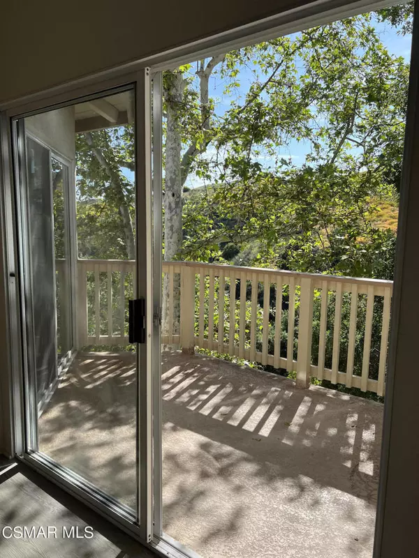 Oak Park, CA 91377,675 Oak Run TRL #308