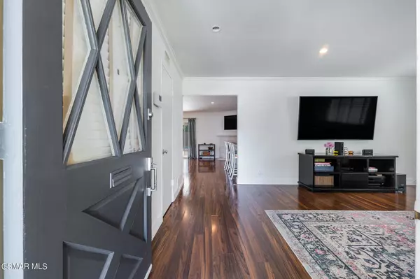 West Hills, CA 91307,24136 Kittridge ST