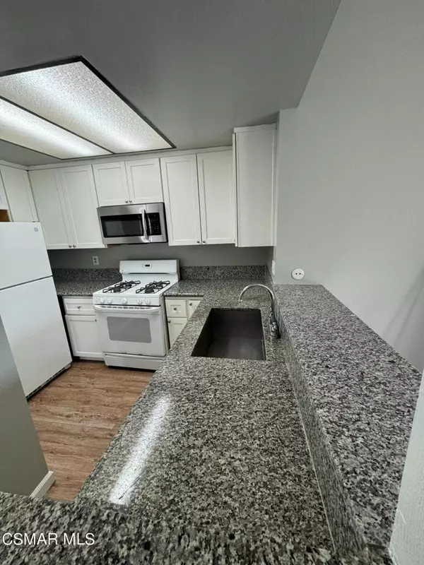 Simi Valley, CA 93065,1956 Heywood ST #J