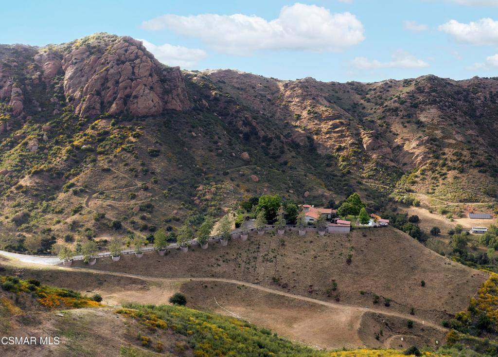 Agoura Hills, CA 91301,32075 Lobo Canyon RD