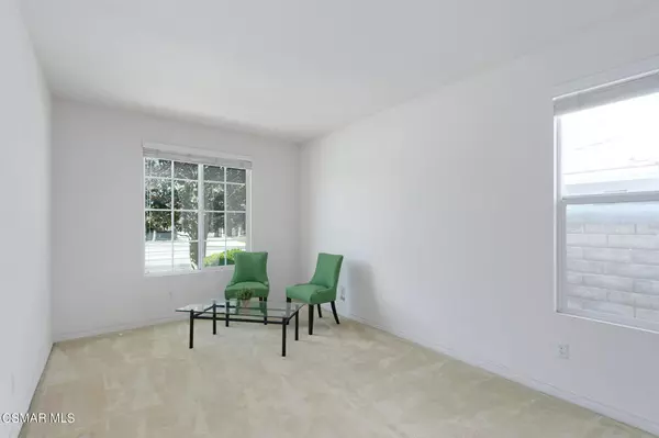 Moorpark, CA 93021,13637 Silver Oak LN