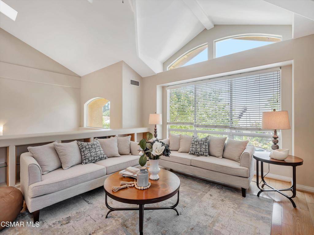 Thousand Oaks, CA 91362,1653 Eveningside DR