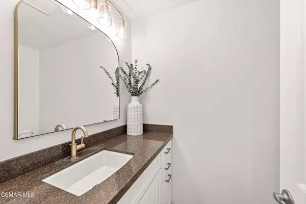 Agoura Hills, CA 91301,29610 Windsong LN