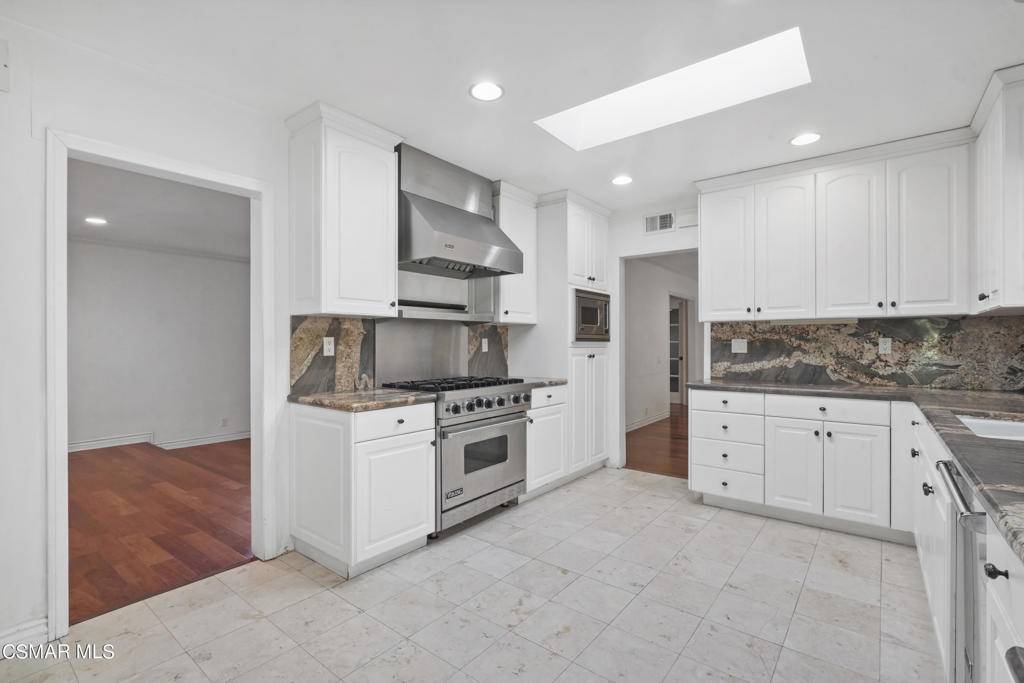 Thousand Oaks, CA 91360,1543 Norwich AVE