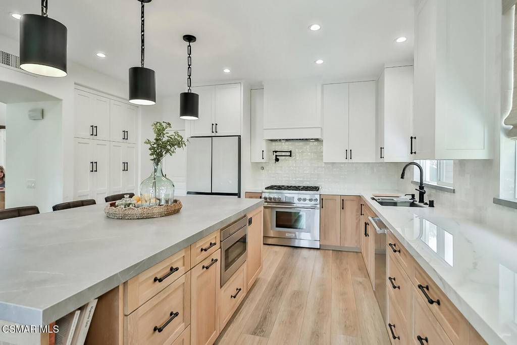 Simi Valley, CA 93065,35 Knollwood CIR