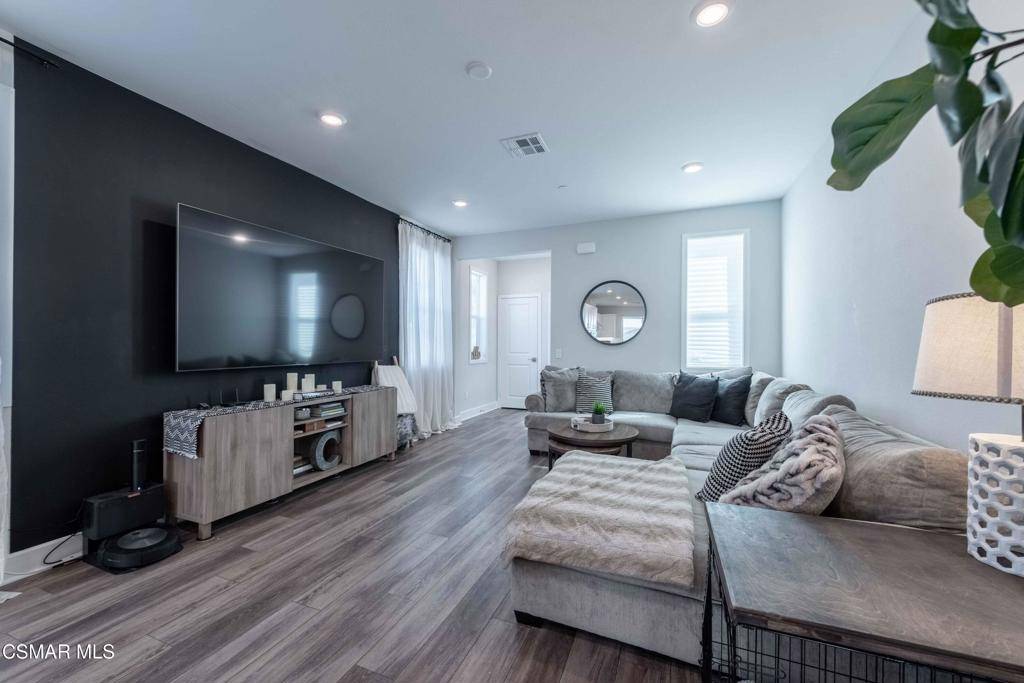 Simi Valley, CA 93065,3073 Harrison LN