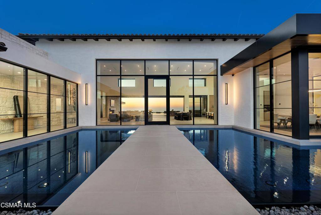 Westlake Village, CA 91361,2551 White Stallion RD