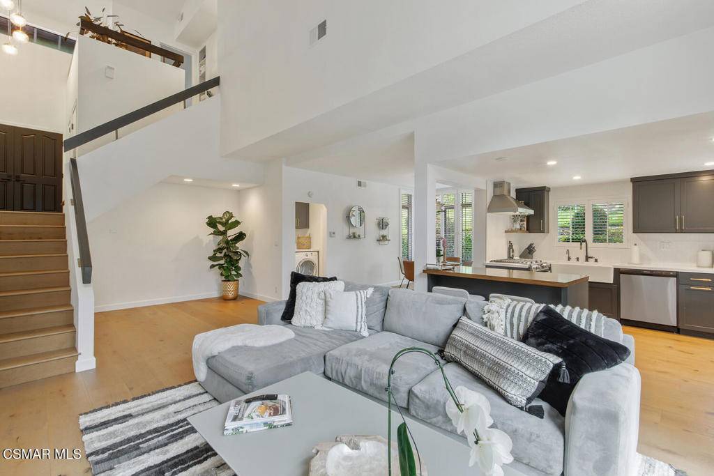 Westlake Village, CA 91362,1512 N View DR