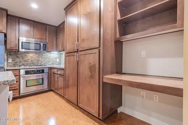 Woodland Hills, CA 91367,21301 Erwin ST #321
