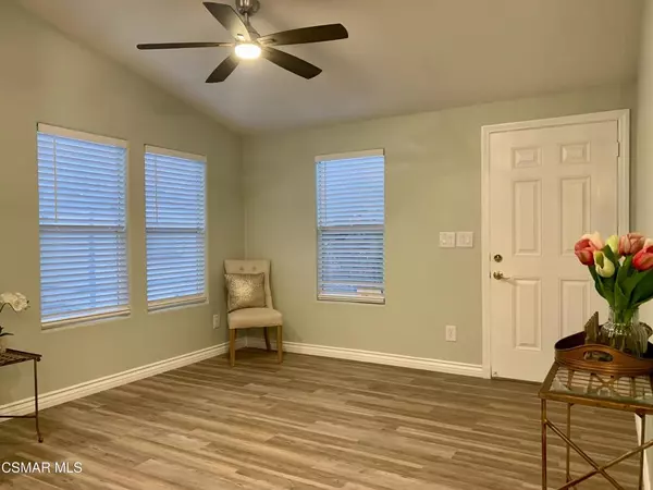 Thousand Oaks, CA 91362,198 Skyline DR #64