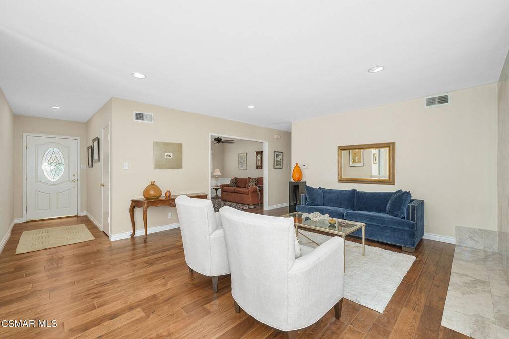 Woodland Hills, CA 91364,4340 Canoga DR
