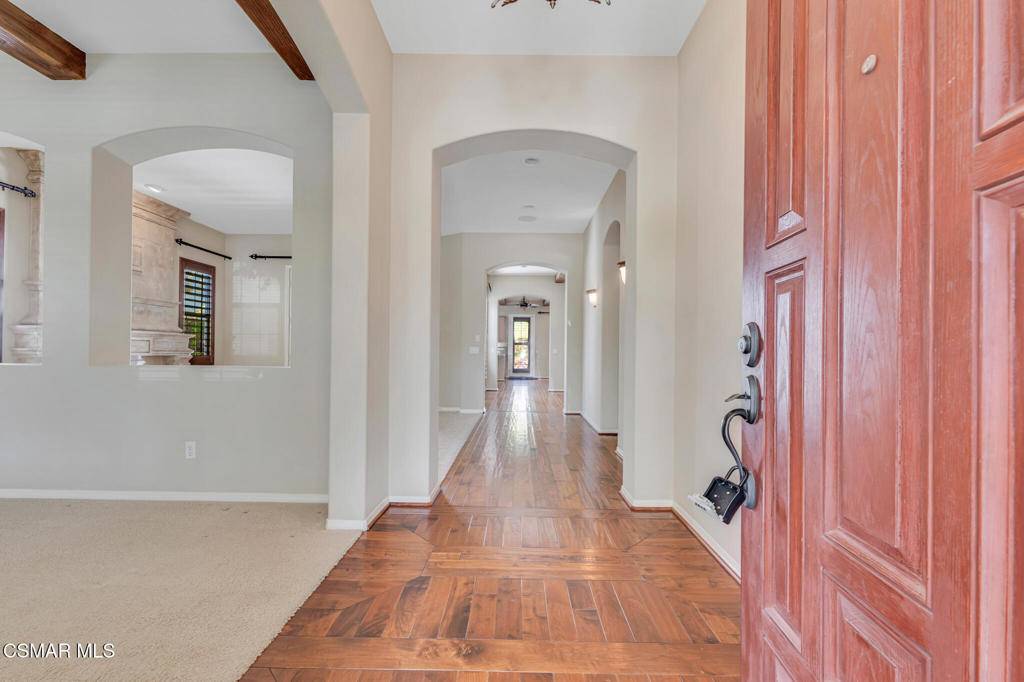 Newbury Park, CA 91320,5199 Via Dolores