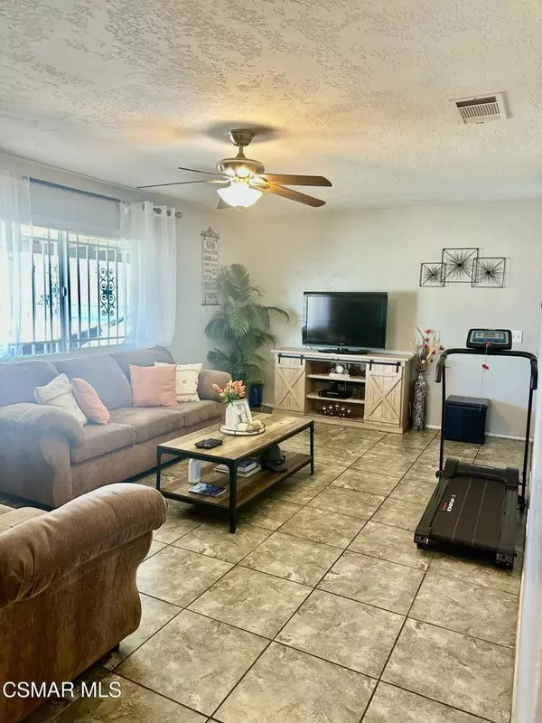 Victorville, CA 92395,15839 La Paz DR