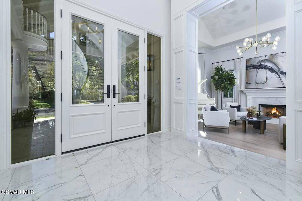 Westlake Village, CA 91362,927 Country Valley RD
