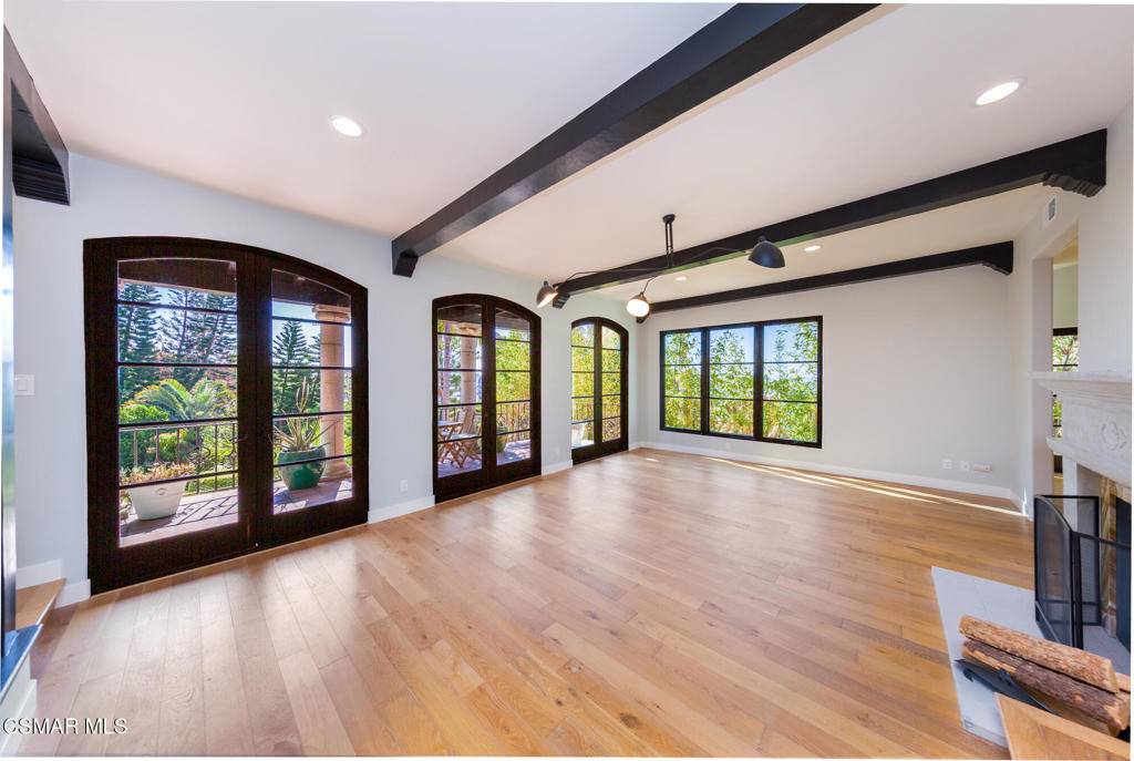 Los Angeles, CA 90069,1376 Miller PL