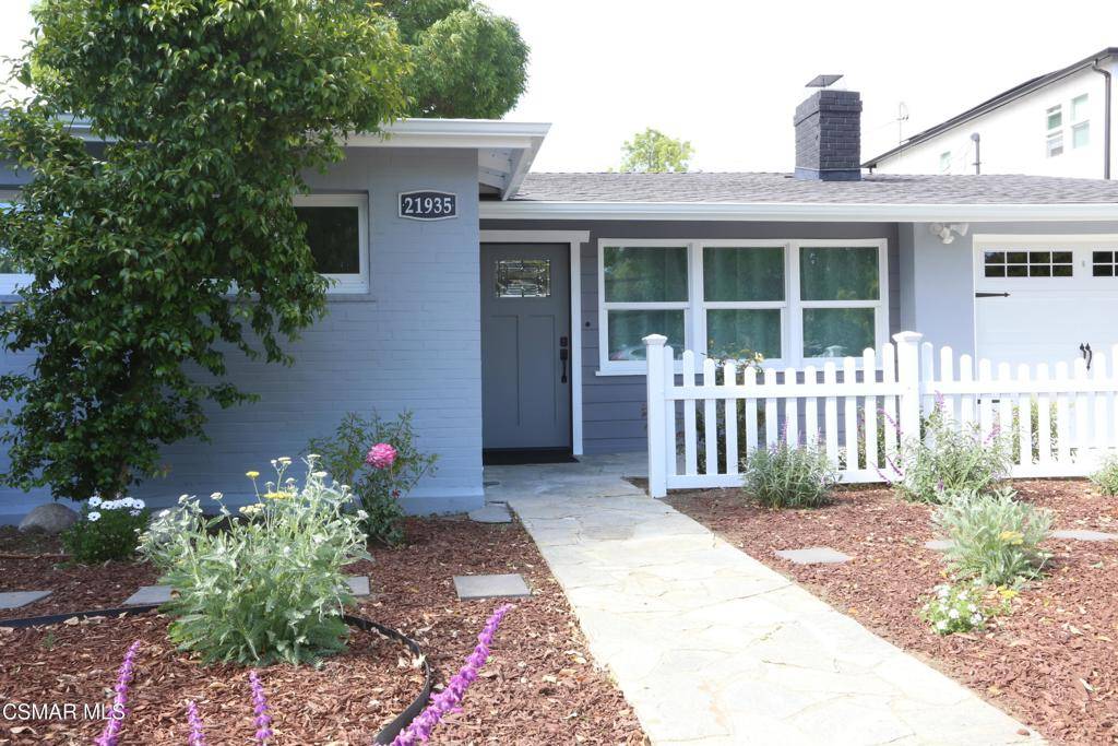 Woodland Hills, CA 91364,21935 Ybarra RD