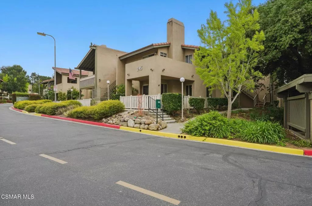 Thousand Oaks, CA 91360,245 Oakleaf DR #102