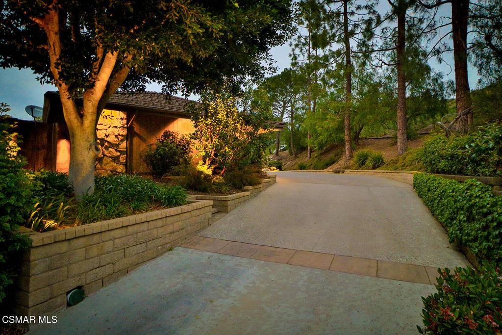 Thousand Oaks, CA 91360,383 Thorpe CIR