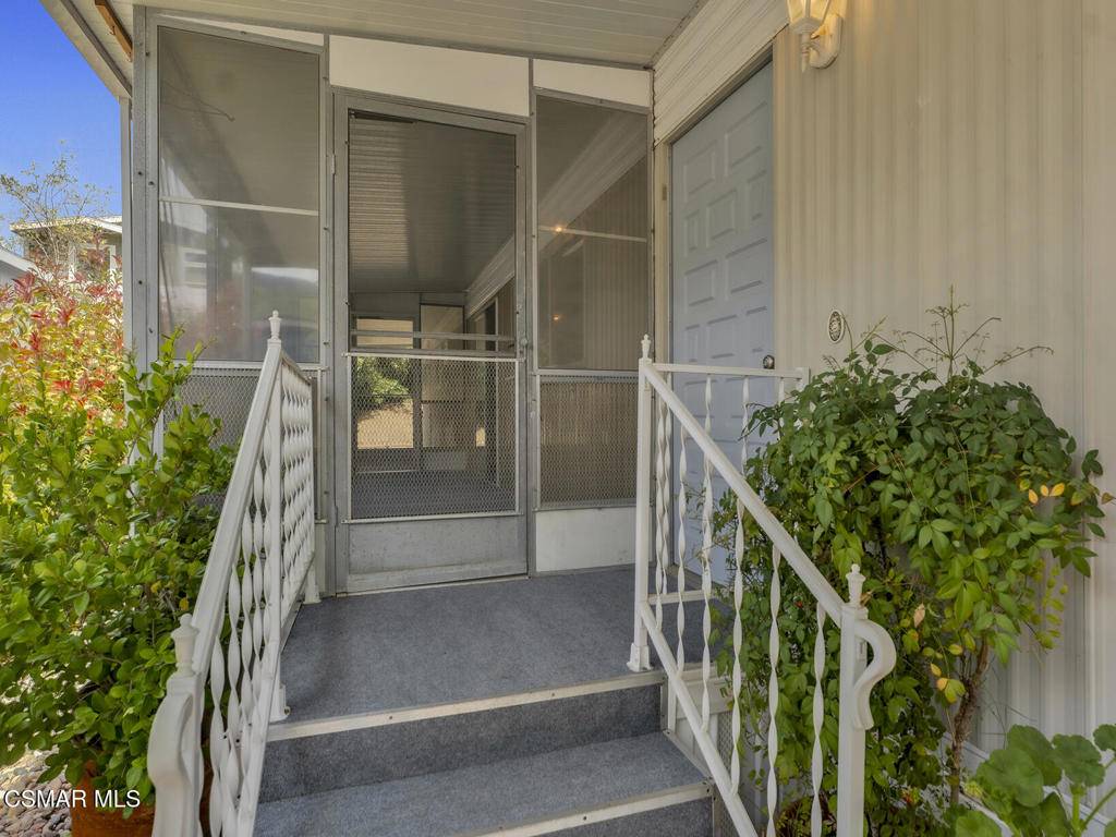 Agoura Hills, CA 91301,30473 Mulholland Hwy 92