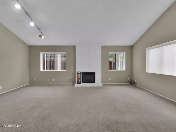 Oxnard, CA 93036,911 Kumquat PL