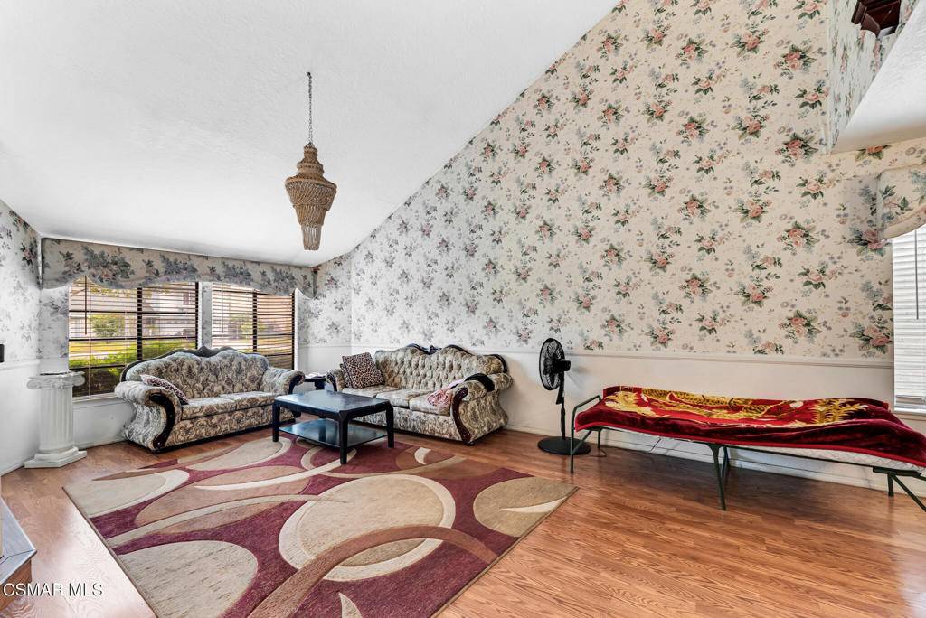 Reseda, CA 91335,7565 Melvin AVE