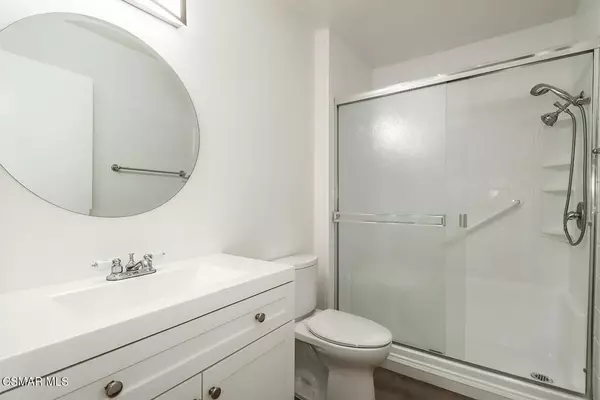 Thousand Oaks, CA 91360,324 Chestnut Hill CT #16